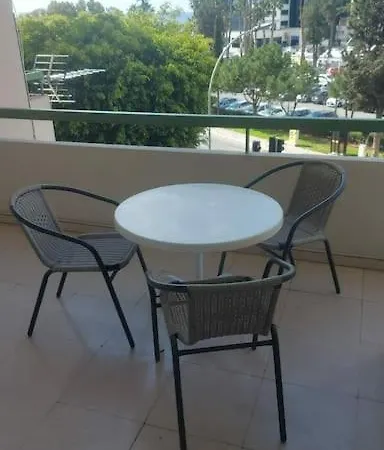 Tourist Hot Spot Location דירה