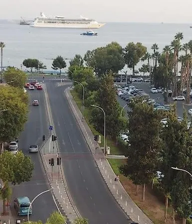 Tourist Hot Spot Location Lägenhet Limassol