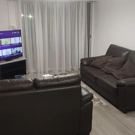 Apartment Tourist Hot Spot Location *